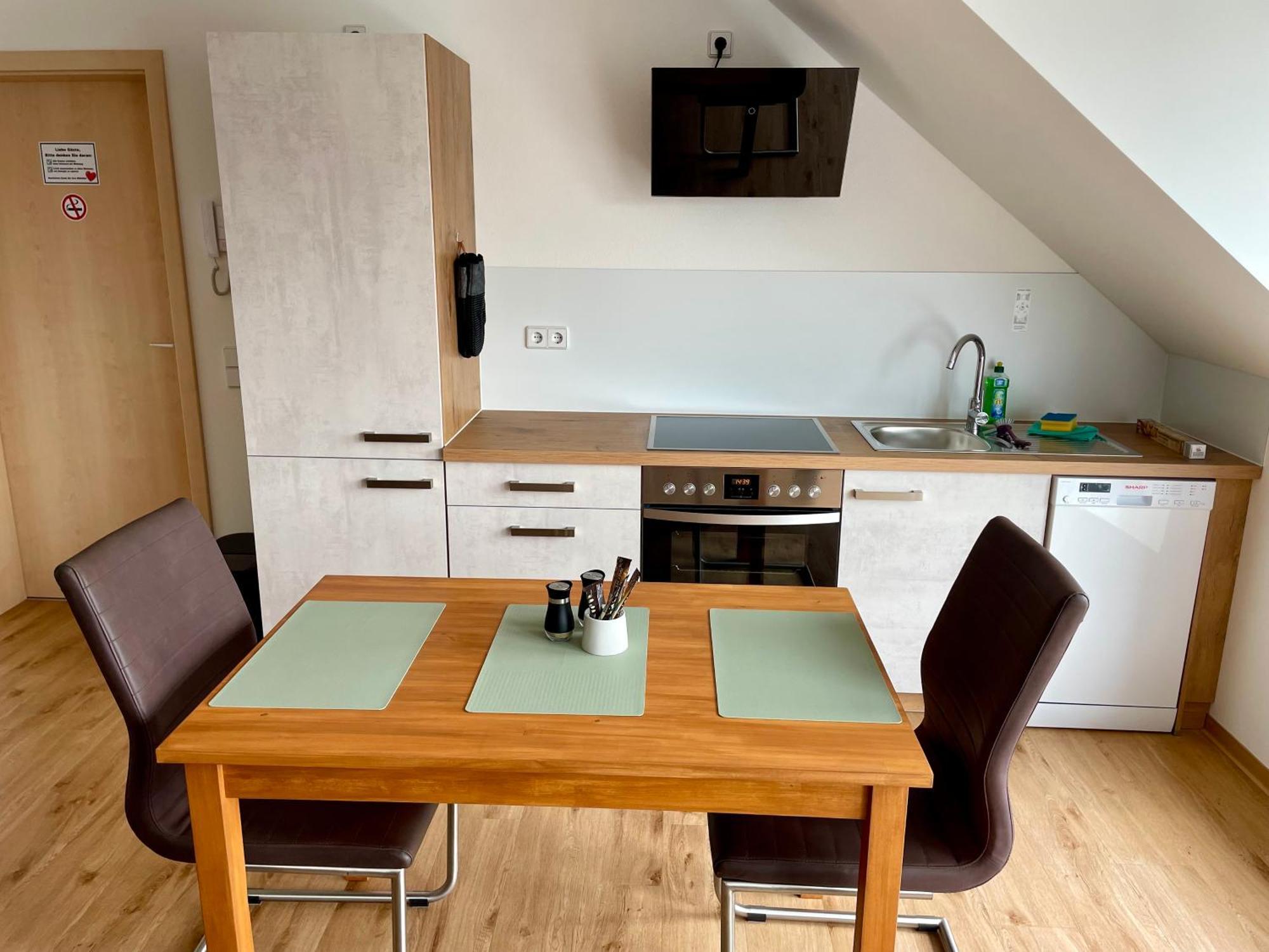 Stadtoase Geraeumige Gaestewohnungen Mit Balkon, Komfort, Modernitaet Und Ruhe, Fuer Monteure Geeignet, Free Wifi Frankenberg Eksteriør billede